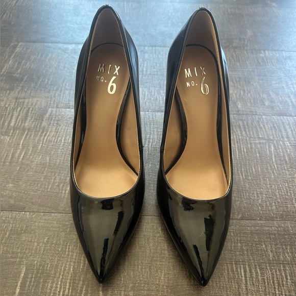 Black Stiletto Heels - Picture 1 of 6